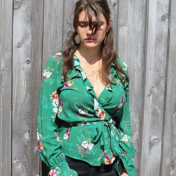 H&M Floral Ruffle Tie Up Blouse Green Floral Size 12 - Picture 5 of 9